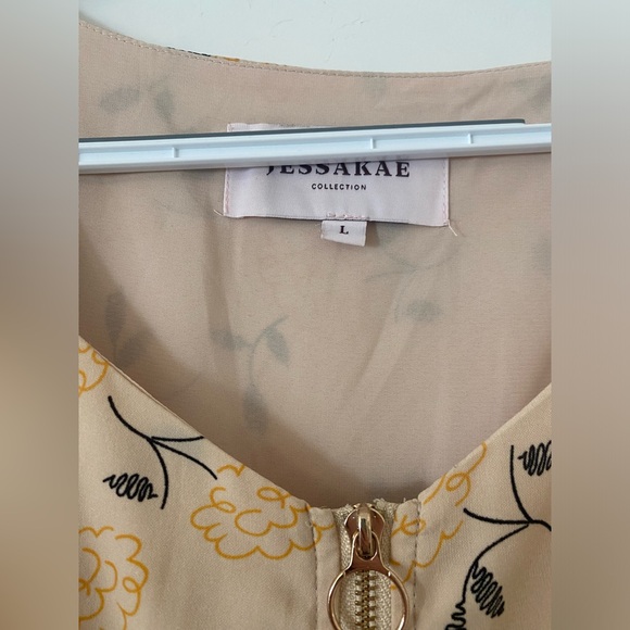 JessaKae Beige Floral Dress, size Large! - Picture 5 of 9
